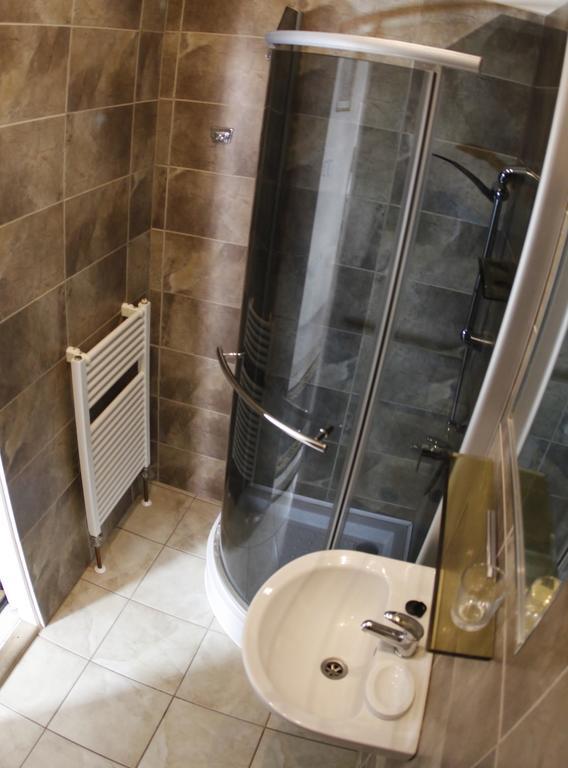 Apartman Lukas Κάρλοβι Βάρι Εξωτερικό φωτογραφία