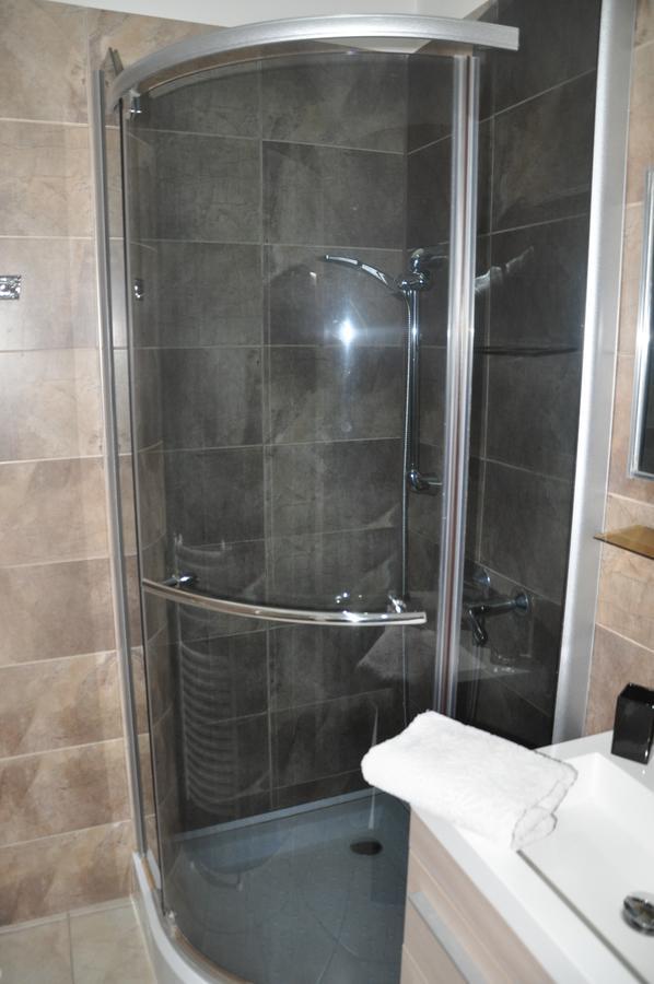 Apartman Lukas Κάρλοβι Βάρι Εξωτερικό φωτογραφία